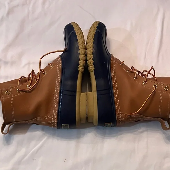 L.L. Bean navy blue bean boots - Picture 4 of 8